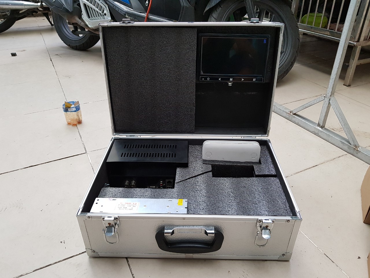 vali nhôm đựng dụng cụ